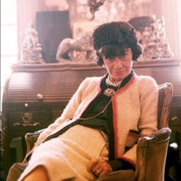 Museum Chanel 1964 Haute Couture Coco Gabrielle Ecru Tweed Gold Lion Jacket - Picture 16 of 17